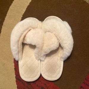 fluffy slides idk what brand